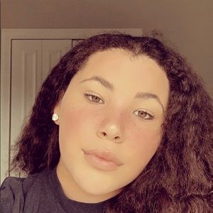 Meet your Posher, Amoré